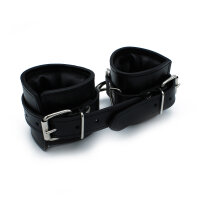 Kiotos Padded Leather Handcuffs Black